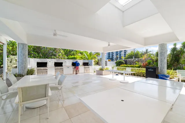 $1,290,000 | 4740 South Ocean Boulevard, Unit 511, Highland Beach, FL 33487