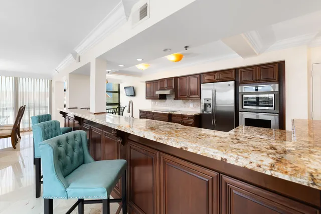 $1,290,000 | 4740 South Ocean Boulevard, Unit 511, Highland Beach, FL 33487