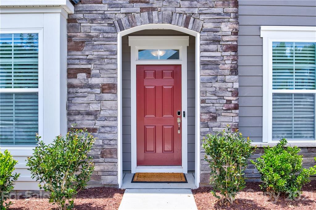 808 Flatwater Court Fort Mill, SC 29708 - Photo 2 of 46 Gallery Image 2