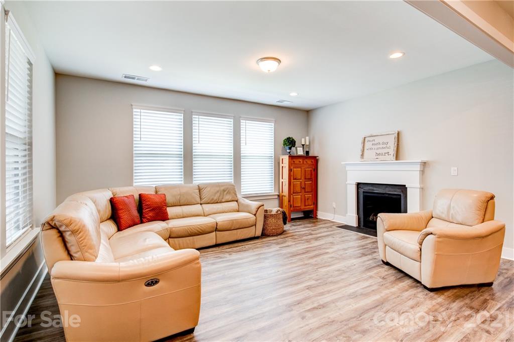 808 Flatwater Court Fort Mill, SC 29708 - Photo 14 of 46 Gallery Image 14