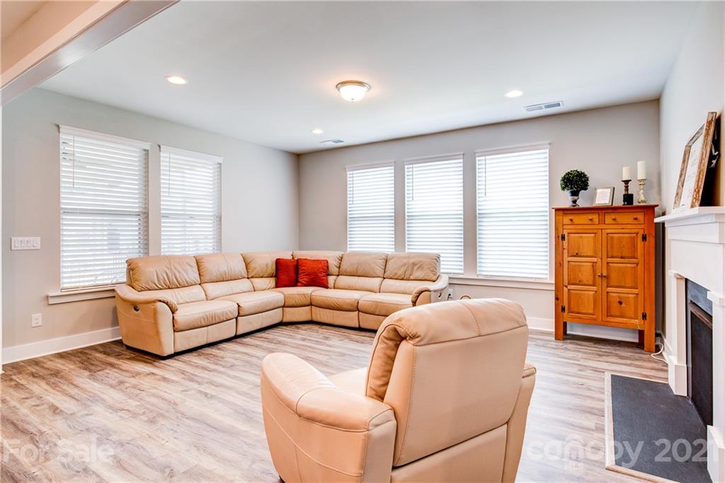 808 Flatwater Court Fort Mill, SC 29708 - Photo 15 of 46 Gallery Image 15