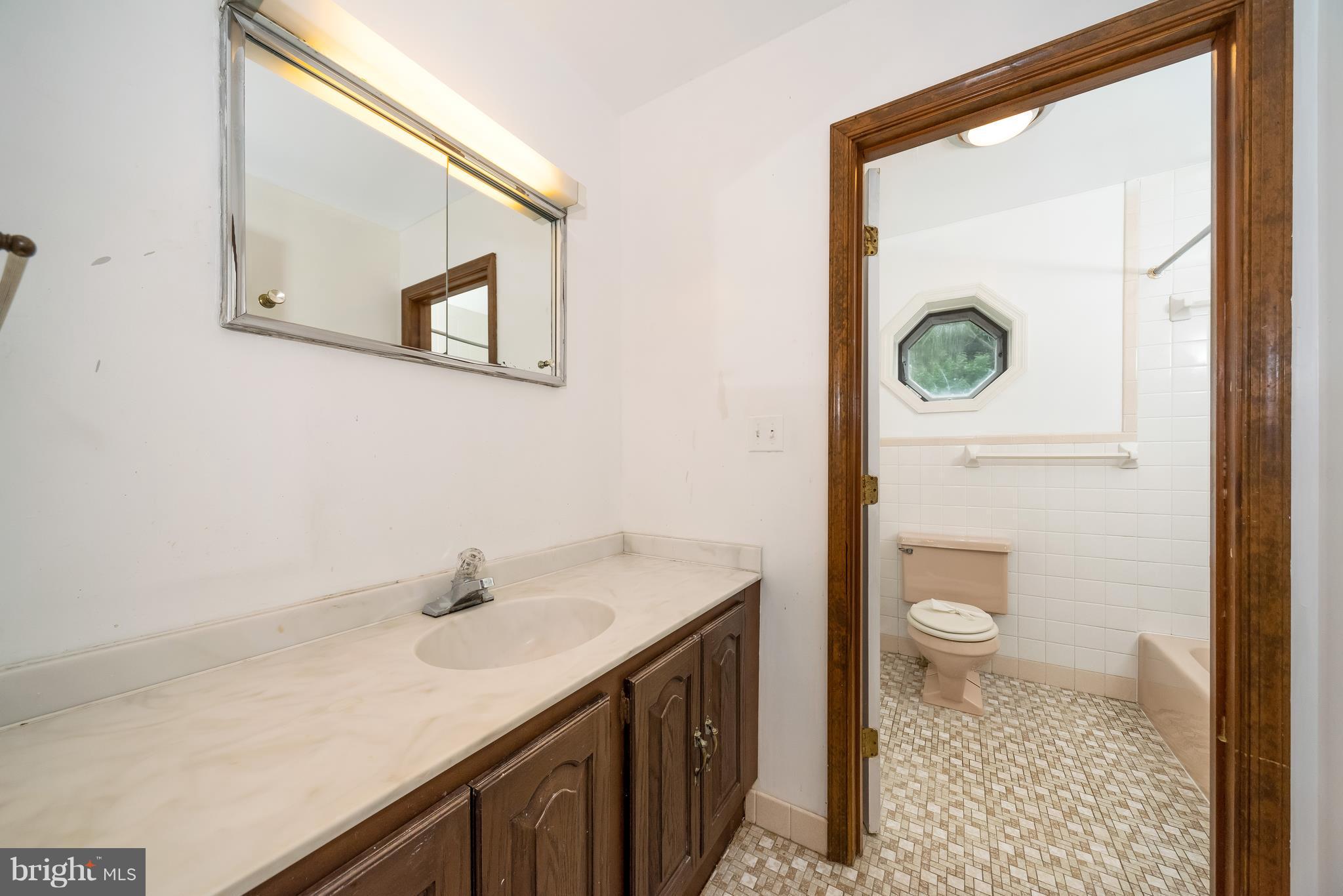 13500 Fork Road Baldwin, MD 21013 - Photo 17 of 29 Full bathroom