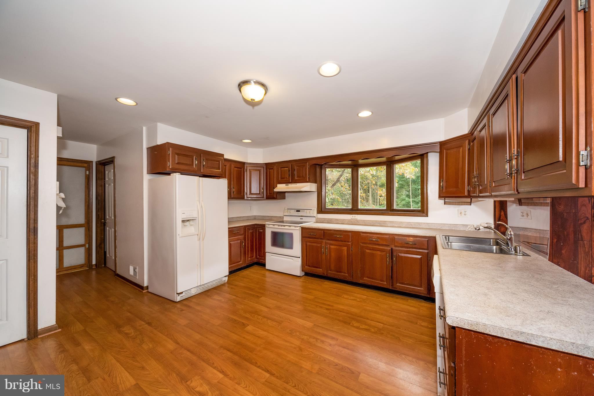 13500 Fork Road Baldwin, MD 21013 - Photo 7 of 29 Kitchen