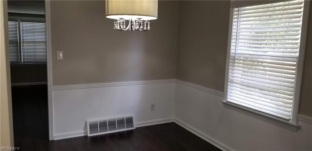 4303 Elmwood Road Cleveland, OH 44121 - Photo 17 of 35