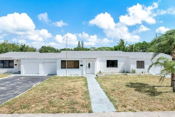 $3,800 | 2417 Pierce Street, Hollywood, FL 33020