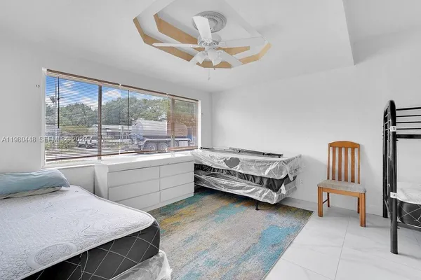 $3,800 | 2417 Pierce Street, Hollywood, FL 33020