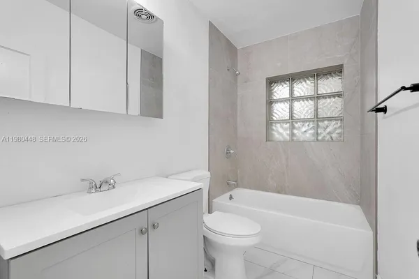 $3,800 | 2417 Pierce Street, Hollywood, FL 33020