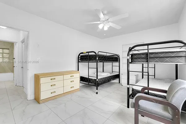 $3,800 | 2417 Pierce Street, Hollywood, FL 33020