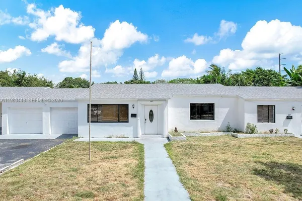 $3,800 | 2417 Pierce Street, Hollywood, FL 33020