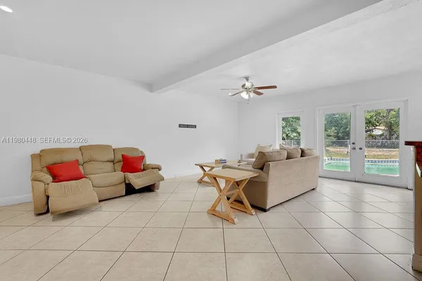 $3,800 | 2417 Pierce Street, Hollywood, FL 33020