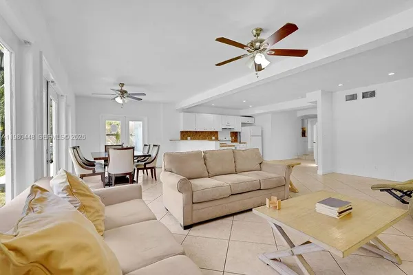 $3,800 | 2417 Pierce Street, Hollywood, FL 33020