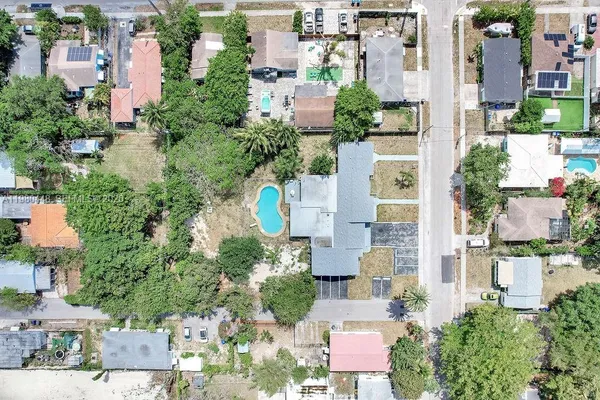 $3,800 | 2417 Pierce Street, Hollywood, FL 33020