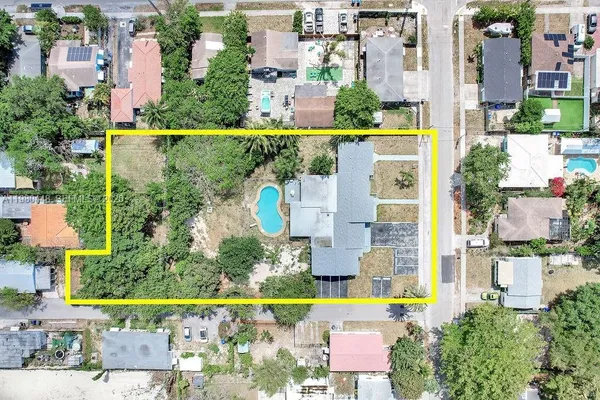 $3,800 | 2417 Pierce Street, Hollywood, FL 33020