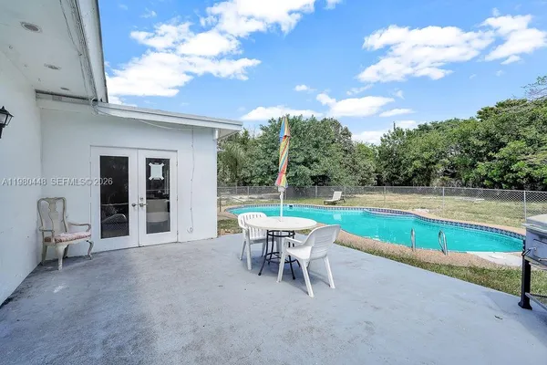 $3,800 | 2417 Pierce Street, Hollywood, FL 33020