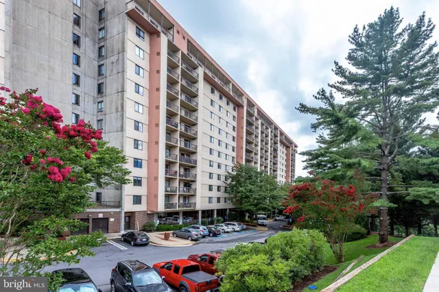 $500,000 | 3800 Powell Lane, Unit 519, Falls Church, VA 22041
