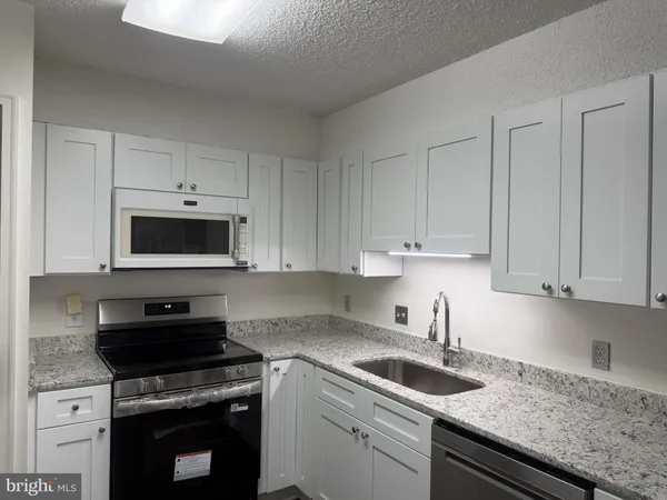 $480,000 | 3800 Powell Lane, Unit 519, Falls Church, VA 22041