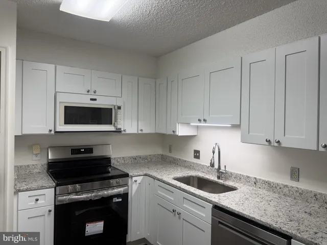 $500,000 | 3800 Powell Lane, Unit 519, Falls Church, VA 22041