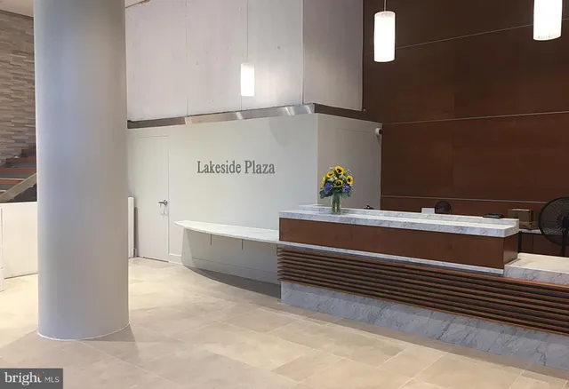 $500,000 | 3800 Powell Lane, Unit 519, Falls Church, VA 22041