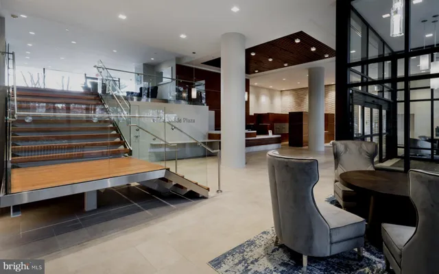 $500,000 | 3800 Powell Lane, Unit 519, Falls Church, VA 22041