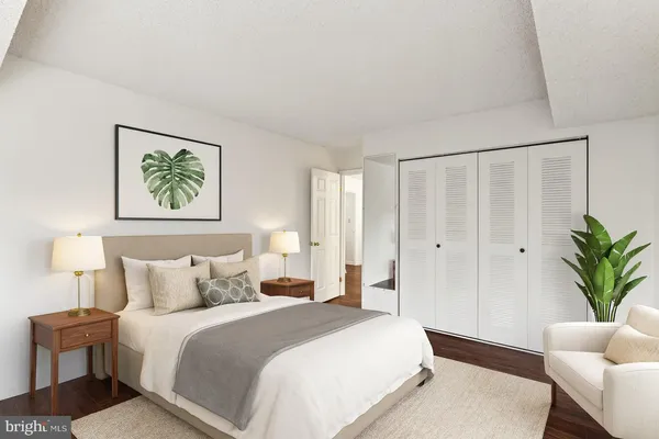$480,000 | 3800 Powell Lane, Unit 519, Falls Church, VA 22041