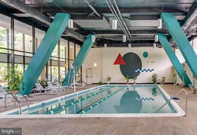 $500,000 | 3800 Powell Lane, Unit 519, Falls Church, VA 22041