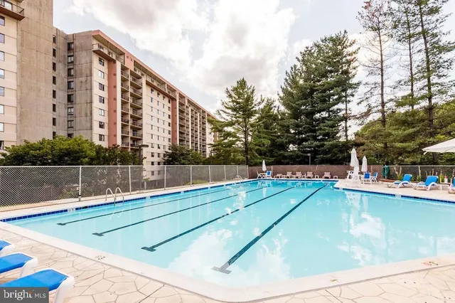 $500,000 | 3800 Powell Lane, Unit 519, Falls Church, VA 22041