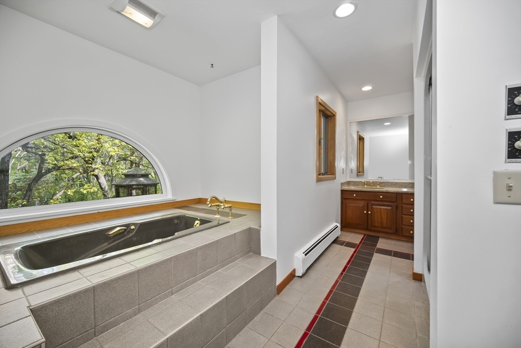19 Parmenter Road Framingham, MA 01701 - Photo 13 of 33