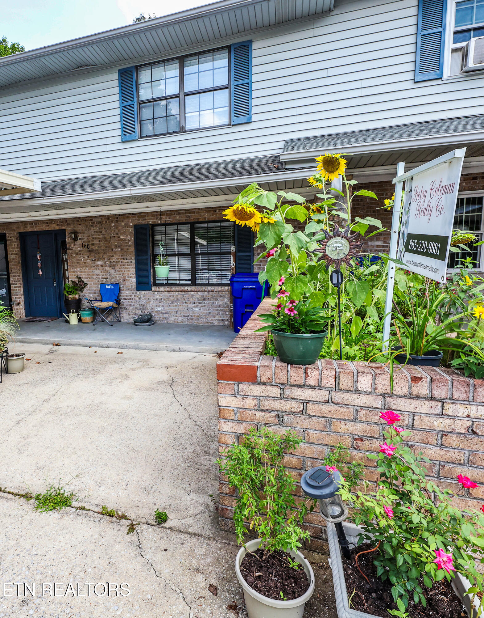 160 High Point Lane Oak Ridge, TN 37830 - Photo 2 of 18 d179A7201 copy