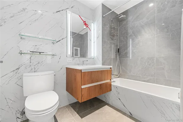 $839,000 | 136-18 Maple Avenue, Unit 5F | Flushing