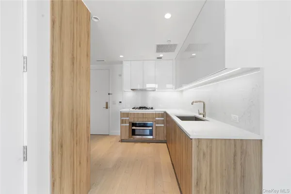 $839,000 | 136-18 Maple Avenue, Unit 5F | Flushing