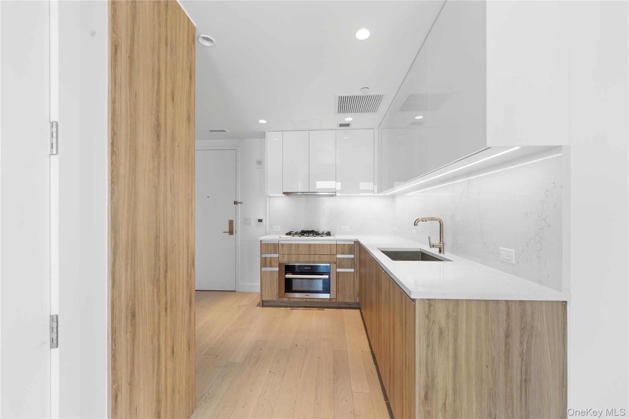 136-18 Maple Avenue, Unit 5F Queens, NY 11355 - Photo 5 of 28