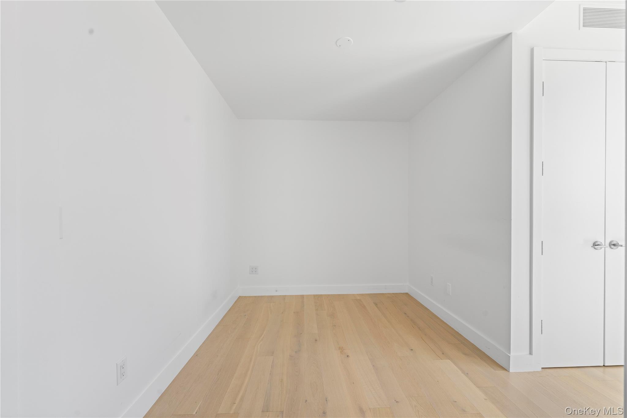 136-18 Maple Avenue, Unit 5F Queens, NY 11355 - Photo 10 of 28