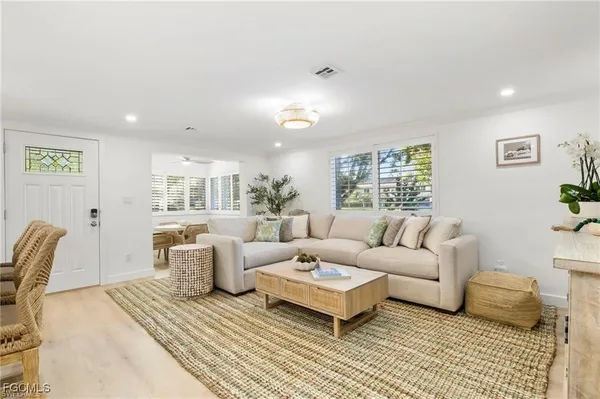 $6,500 | 503 Broad Avenue South, Unit 503, Naples, FL 34102