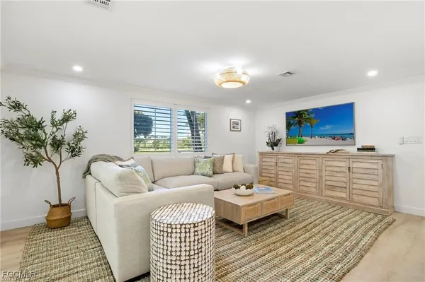 $6,500 | 503 Broad Avenue South, Unit 503, Naples, FL 34102