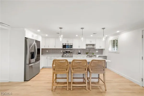 $6,500 | 503 Broad Avenue South, Unit 503, Naples, FL 34102