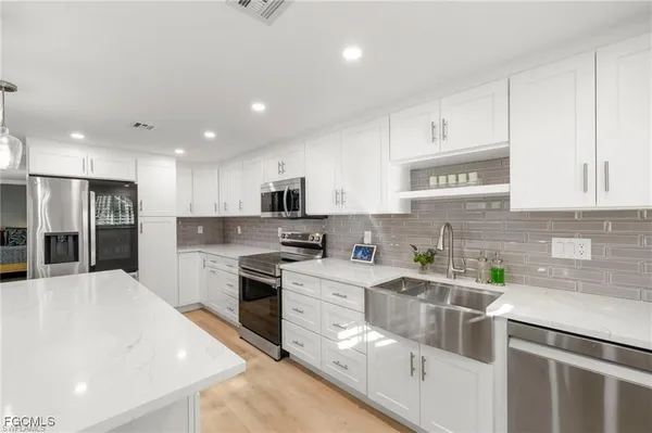 $6,500 | 503 Broad Avenue South, Unit 503, Naples, FL 34102