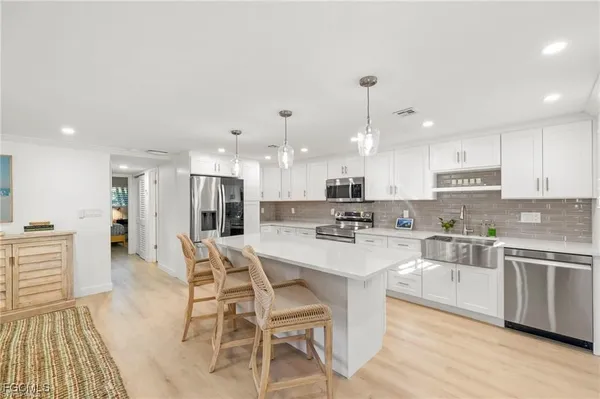 $6,500 | 503 Broad Avenue South, Unit 503, Naples, FL 34102