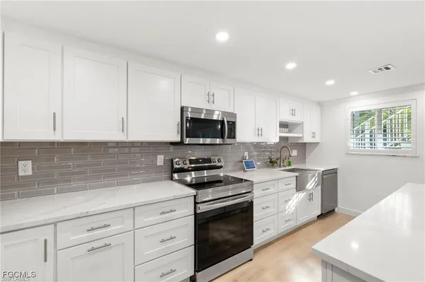 $6,500 | 503 Broad Avenue South, Unit 503, Naples, FL 34102