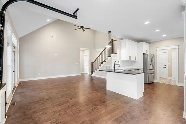 $619,900 | 70 Lake Life Court, Winchester, TN 37398