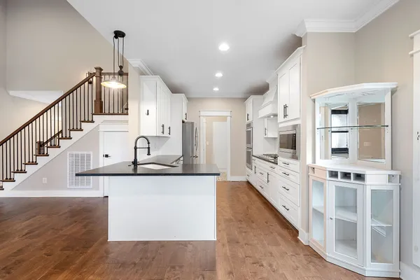 $619,900 | 70 Lake Life Court, Winchester, TN 37398