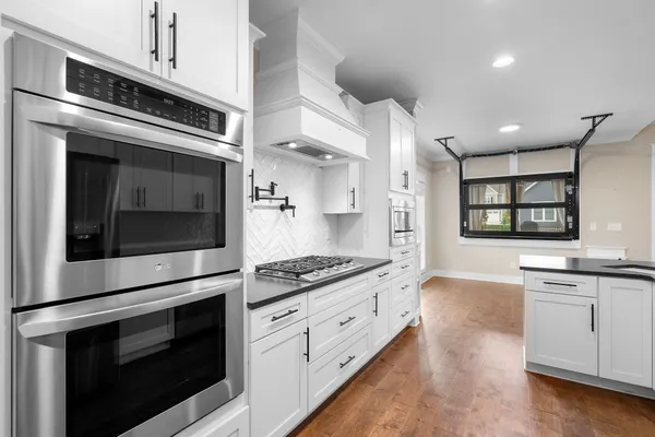 $619,900 | 70 Lake Life Court, Winchester, TN 37398