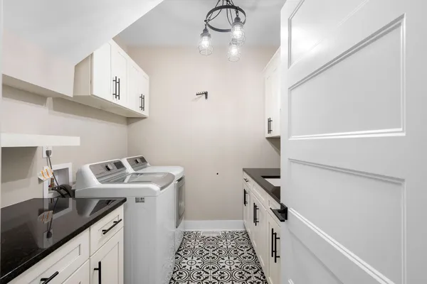 $619,900 | 70 Lake Life Court, Winchester, TN 37398