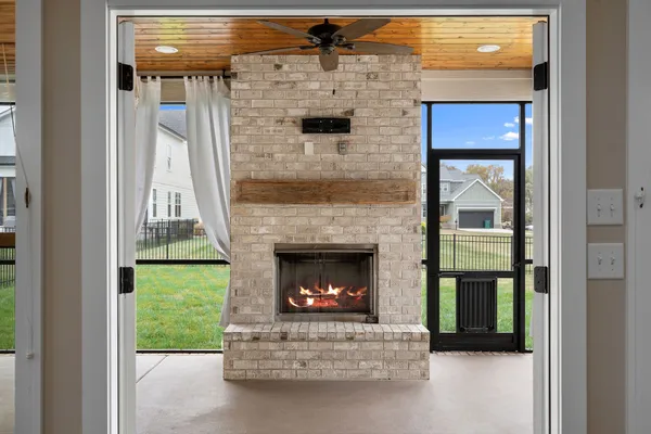 $619,900 | 70 Lake Life Court, Winchester, TN 37398