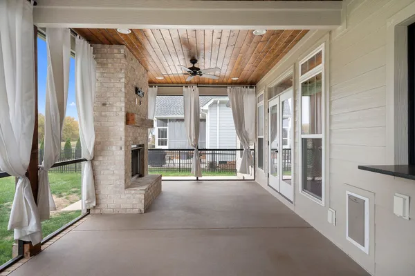 $619,900 | 70 Lake Life Court, Winchester, TN 37398
