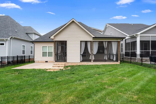 $619,900 | 70 Lake Life Court, Winchester, TN 37398