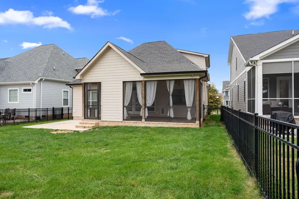 $619,900 | 70 Lake Life Court, Winchester, TN 37398