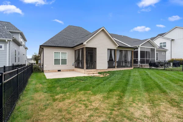 $619,900 | 70 Lake Life Court, Winchester, TN 37398