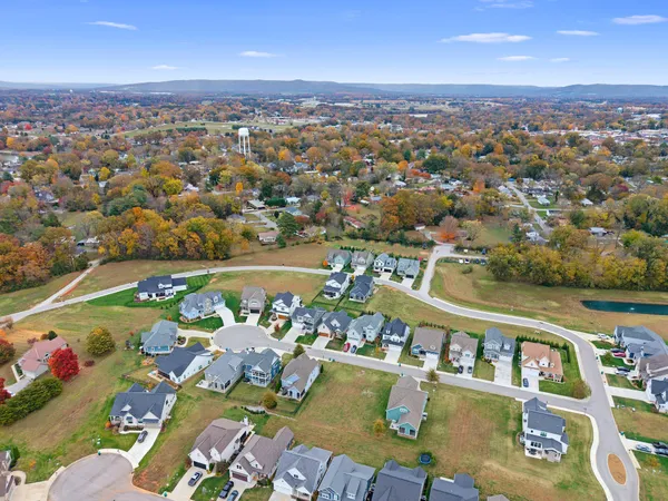 $619,900 | 70 Lake Life Court, Winchester, TN 37398