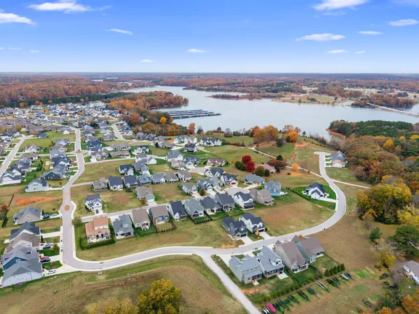 $619,900 | 70 Lake Life Court, Winchester, TN 37398