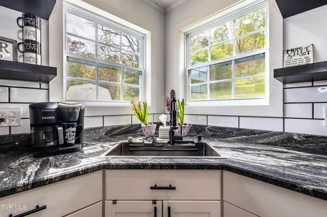 $549,999 | 156 Bill Garland Road, Johnson City, TN 37604